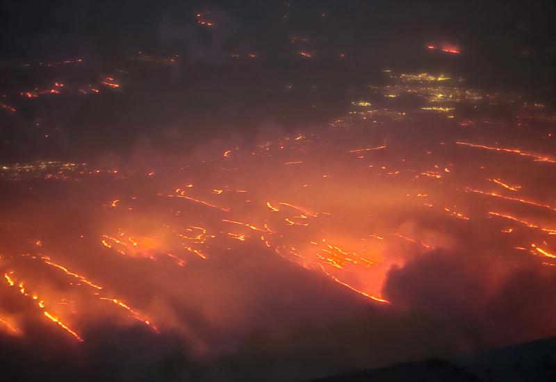 Vatra progutala 500.000 hektara zemlje